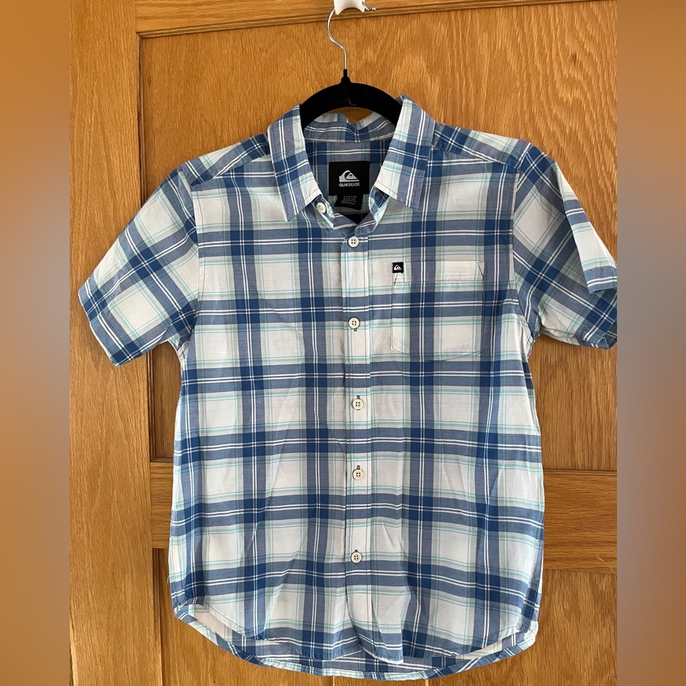 NWT Boys Quicksilver blue/white plaid short sleeve button down shirt size Small